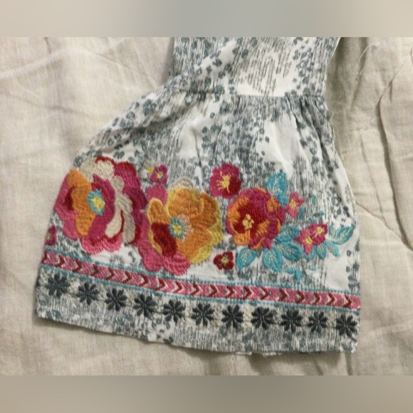 Savanna Jane Floral Embroidered Bell Sleeve Top Blouse Size S - Picture 9 of 12